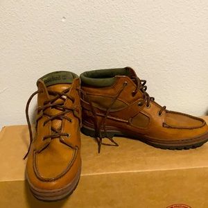 Size 9 timberland good  used hiking leather boots